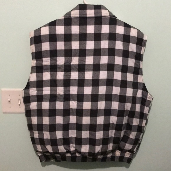 SOLD🌟FIRM PRICE: Ozark Trail Men’s Vest - Picture 3 of 5